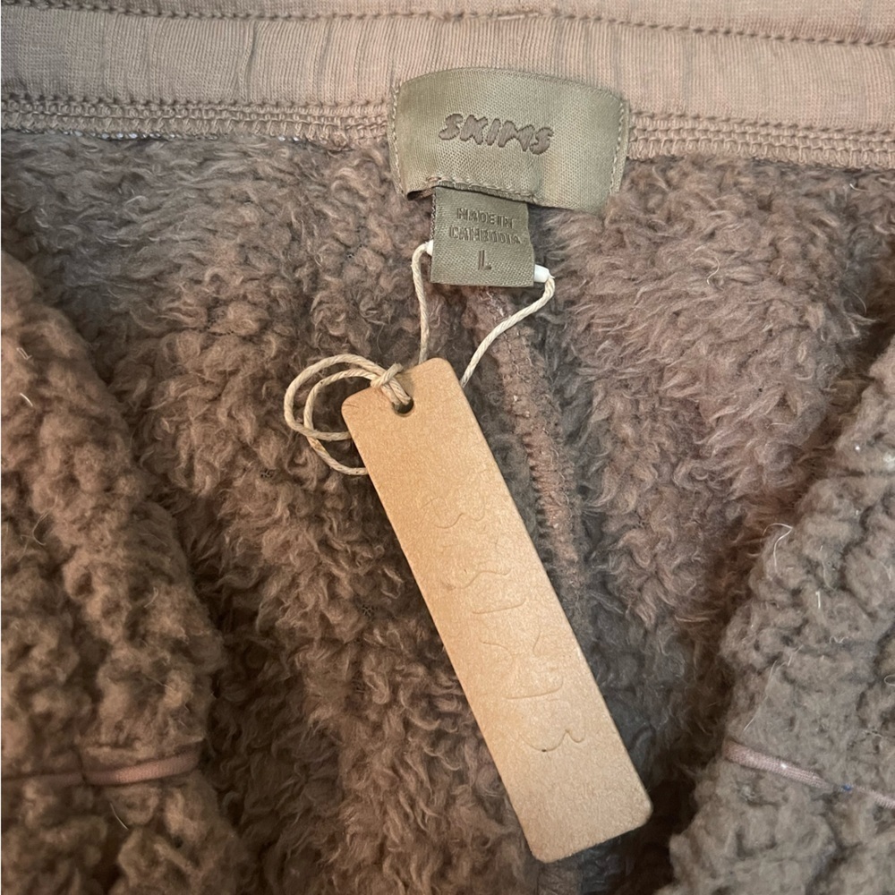 SKIMS Taupe Teddy Jogger Lounge Pants in size large - Picture 6 of 10